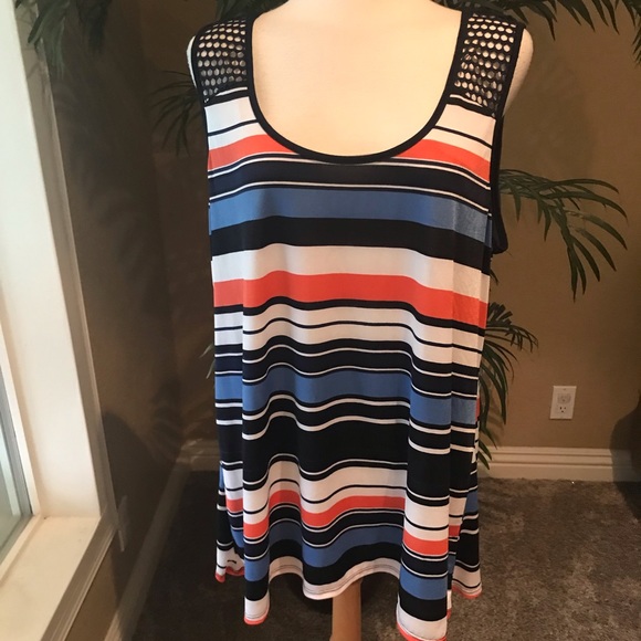 Lavish plus size sleeveless top w/Stretch - Picture 2 of 6